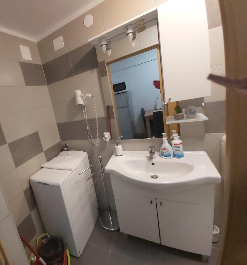 Apartmani i sobe Mara Palit Exteriör bild